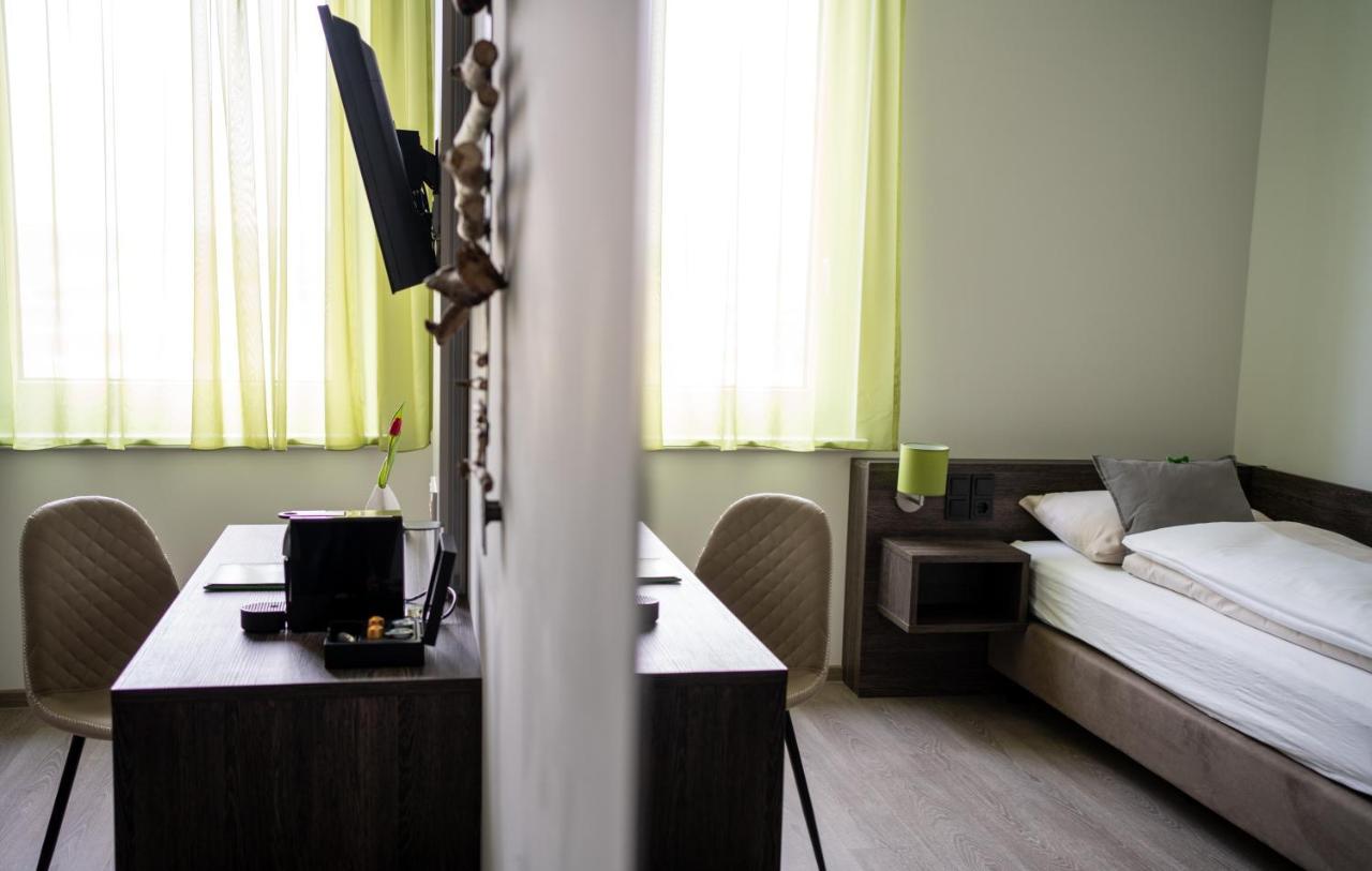 Eee Hotel Graz Pirka Exterior photo